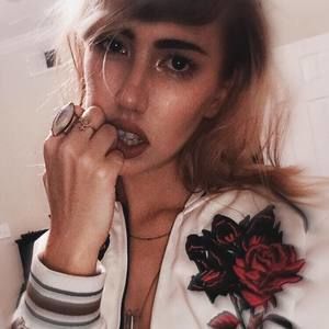 Meet your Posher, Danielle